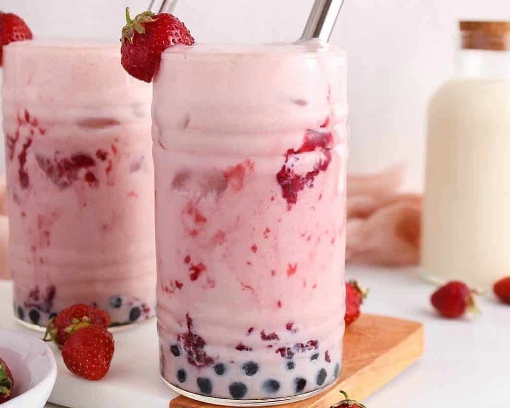 STRAWBERRY MILK TEA